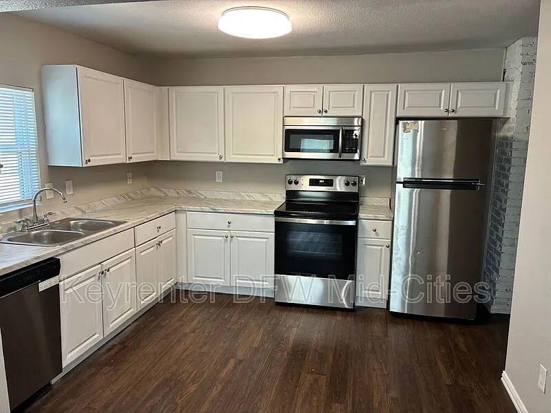 2 bed, 1.0 bath, 1116 sqft, $1,345 — Photo 4