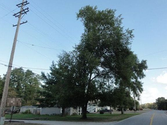 4th image of 7955 Lakeshore Rd