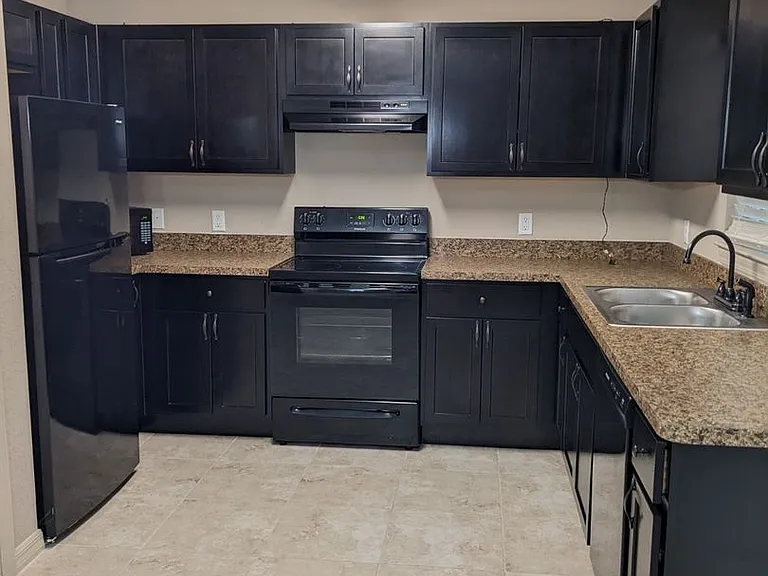 2870 SE 140th Pl — Photo 3