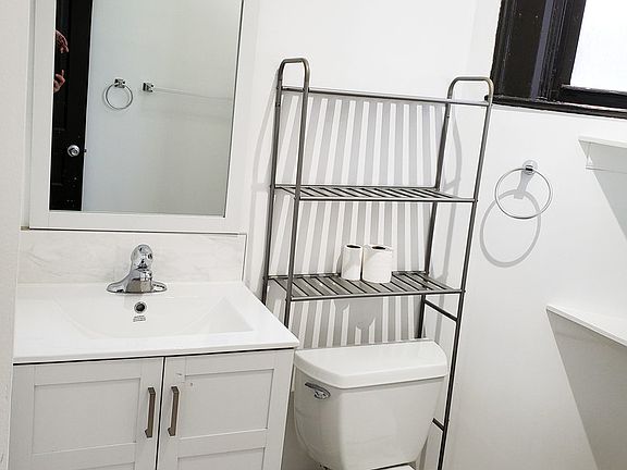 5th image of 3019 S Parnell Ave