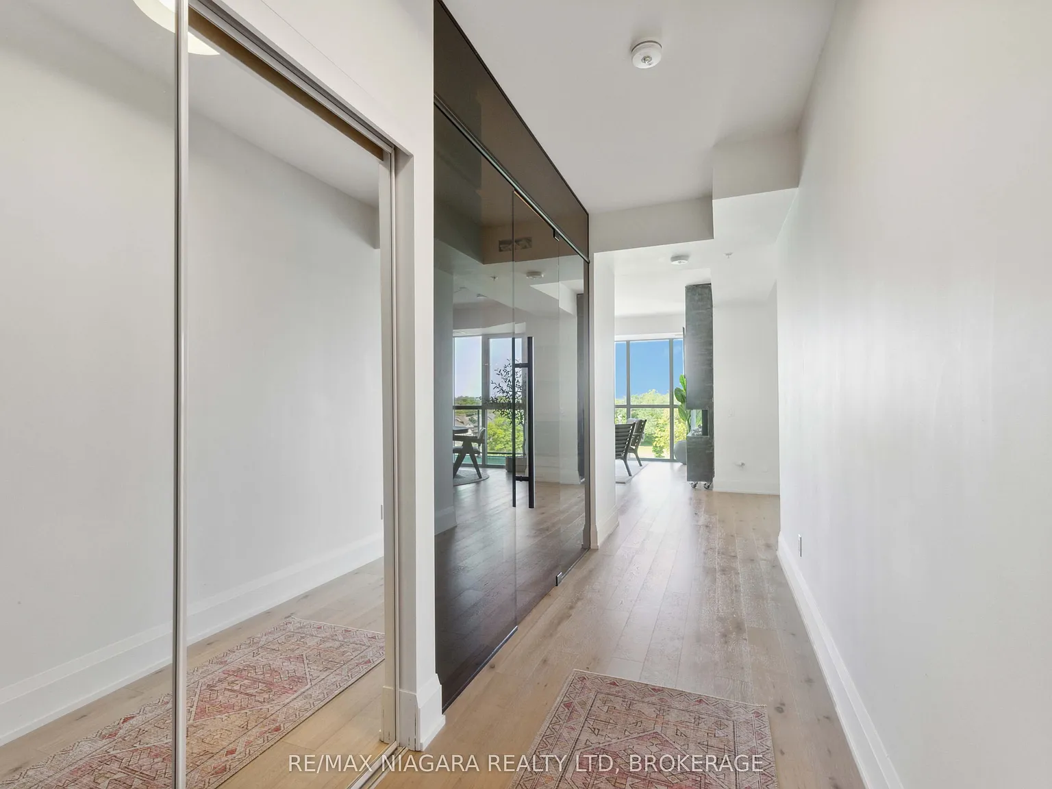 1 bed, $2,800 — Photo 2