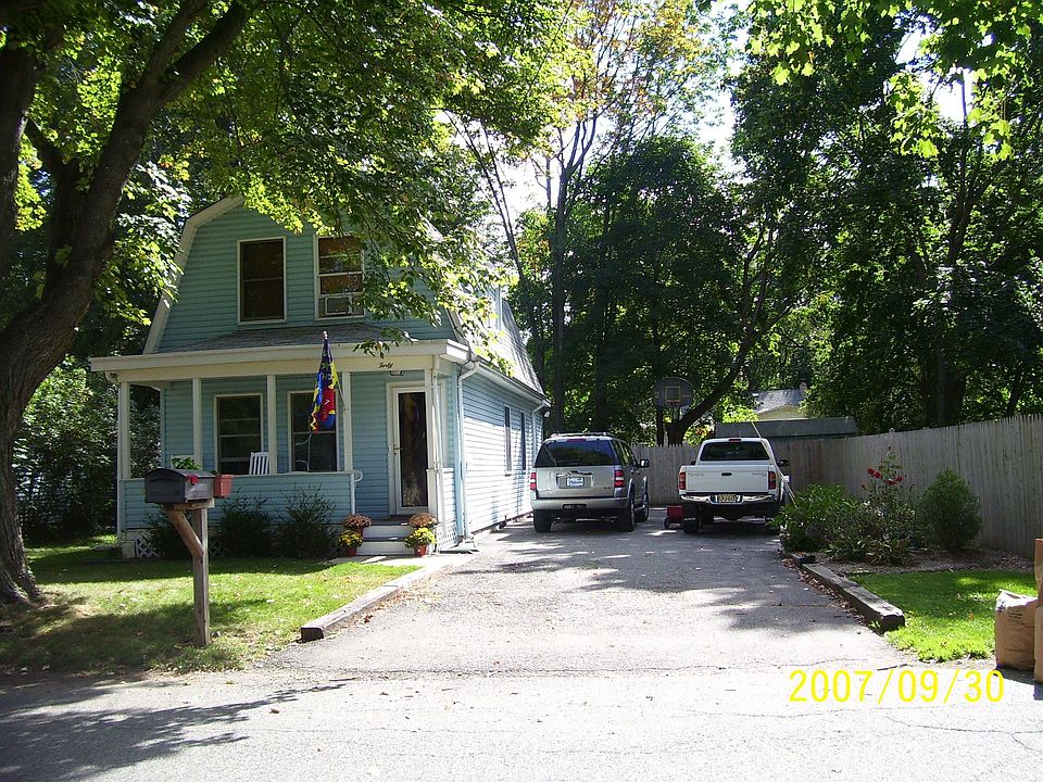 colonial with room to expand