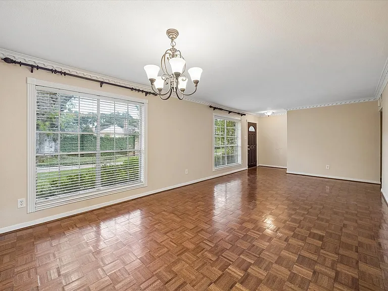 1617 W Sam Houston Pkwy S — Photo 2