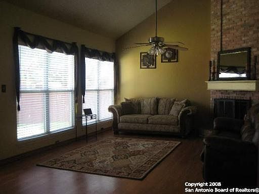 4th image of 2106 PECAN HOLLOW