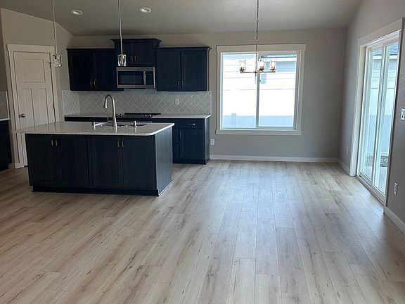 3rd image of 3309 W Crabapple Ct