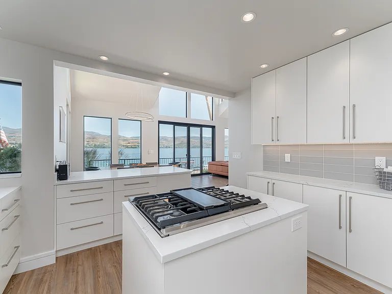 4190 S Lakeshore Rd — Photo 33