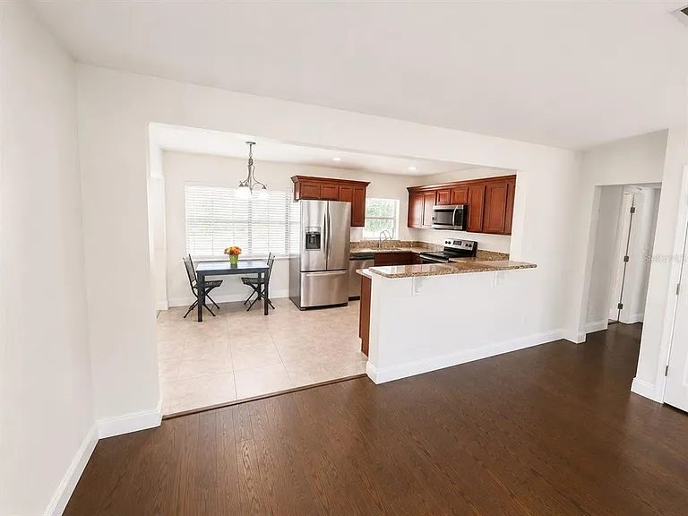 616 Ellendale Dr — Photo 4