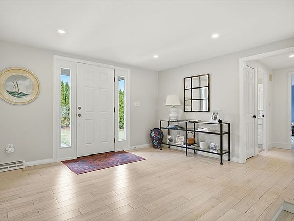 5th image of 180 Chestnut St