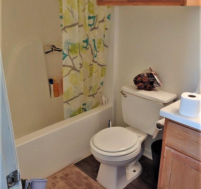 2nd image of 907 Balcones Dr APT 116