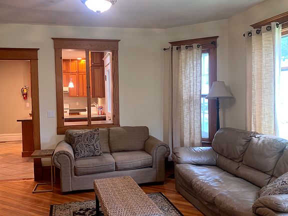 1st floor Living room