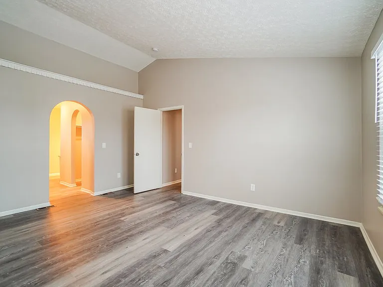 324 Harland Dr — Photo 13