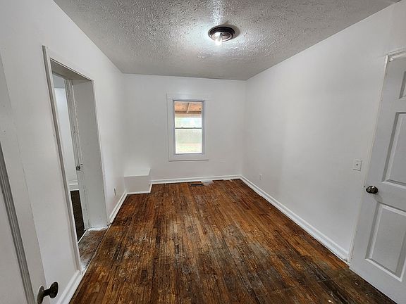 5th image of 23 Mason Dr