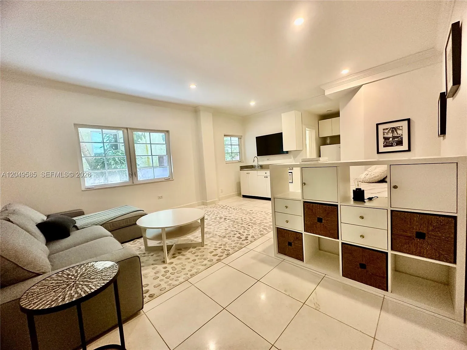 260 Euclid Condo — Photo 4