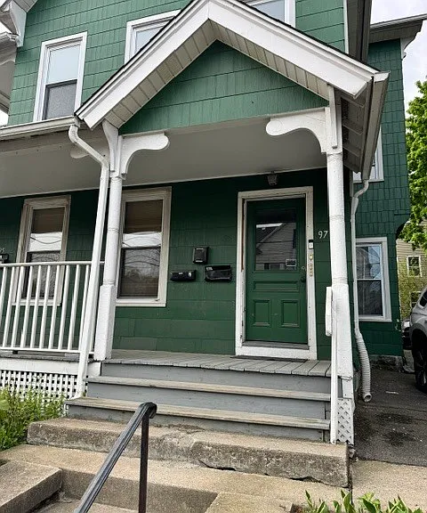 95 Sunnyside Ave — Photo 1