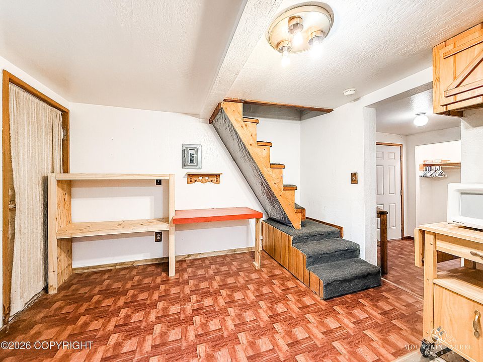 4th image of 11439 W King Arthur Dr