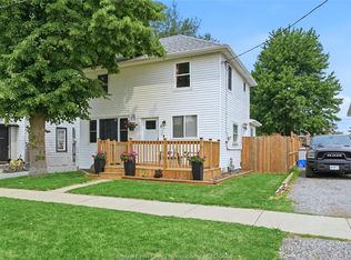 8 Saint Clair St, Chatham Kent, ON N0P2L0