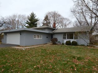 209 Triton Ln, Naperville, IL 60540