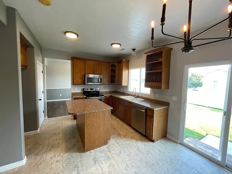 435 W Regatta Ln — Photo 9