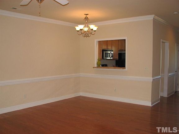 5th image of 140 Old Grove Ln