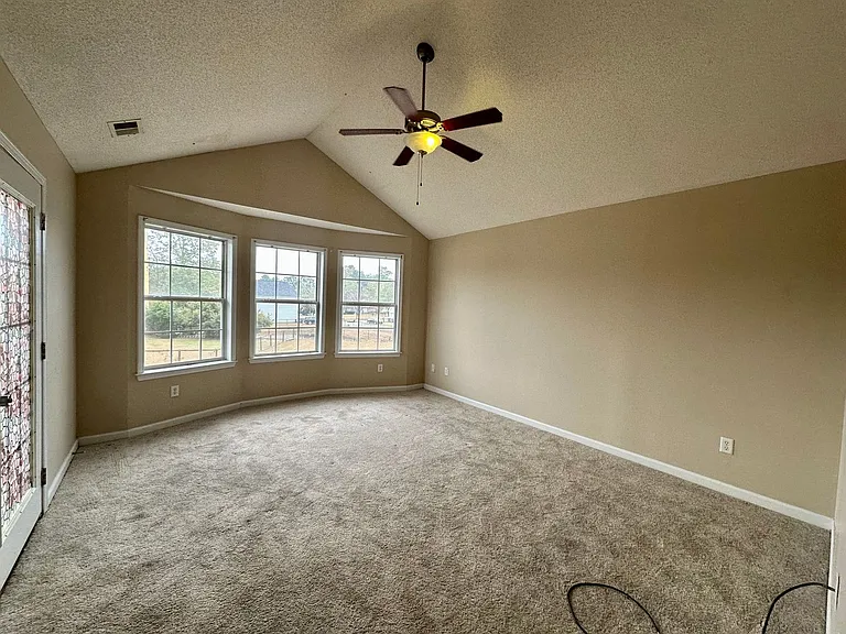1161 Chivalry St — Photo 7