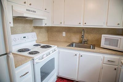 KITCHEN VIEW 3
