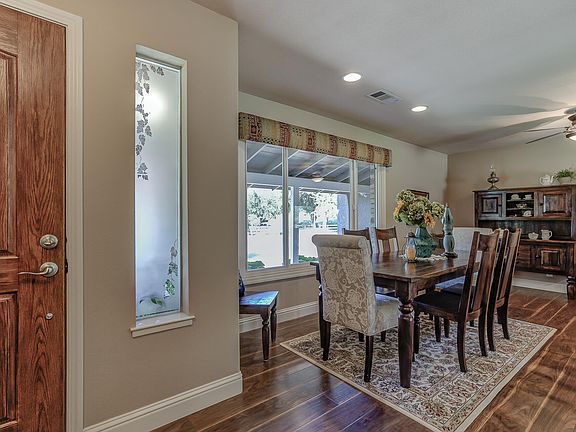 4th image of 21593 Parkway Dr