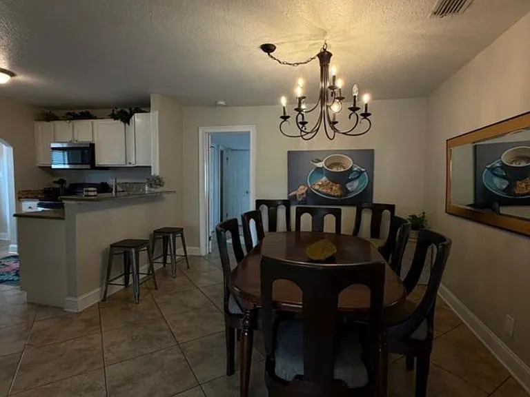1015 W Coral St — Photo 5