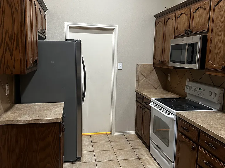 900 Poncho Ln — Photo 12