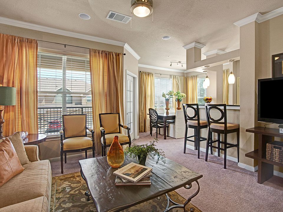 The Palms at Briarwood Living Room