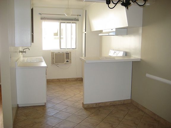 5th image of 7261 Franklin Ave APT 10
