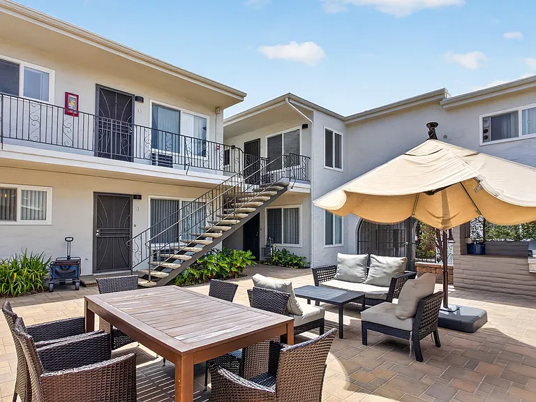 Casa Grande Apartments — Photo 14
