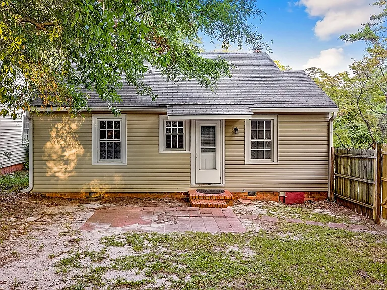 727 Greenland Dr — Photo 5
