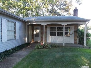 163 Laurance Ln, Ridge, NY 11961