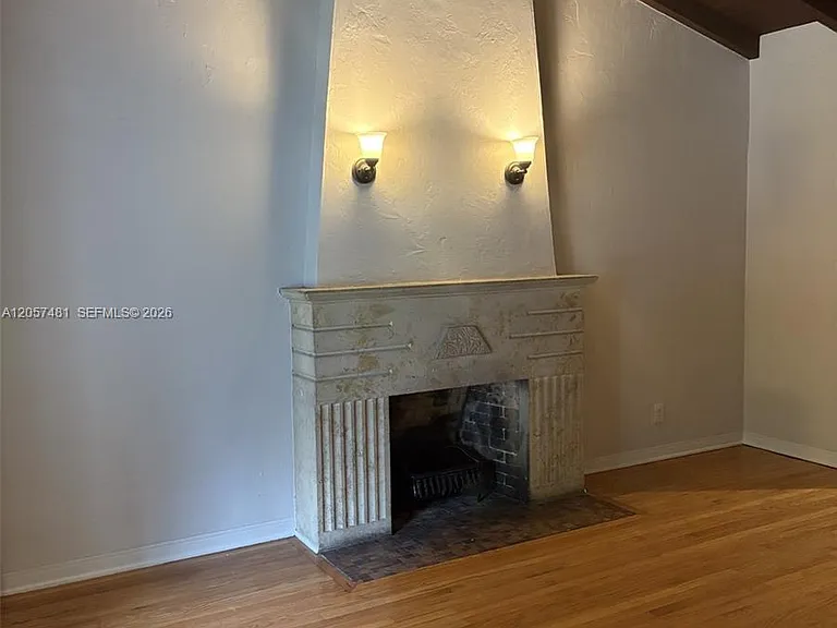 1263 SW 18th St — Photo 4