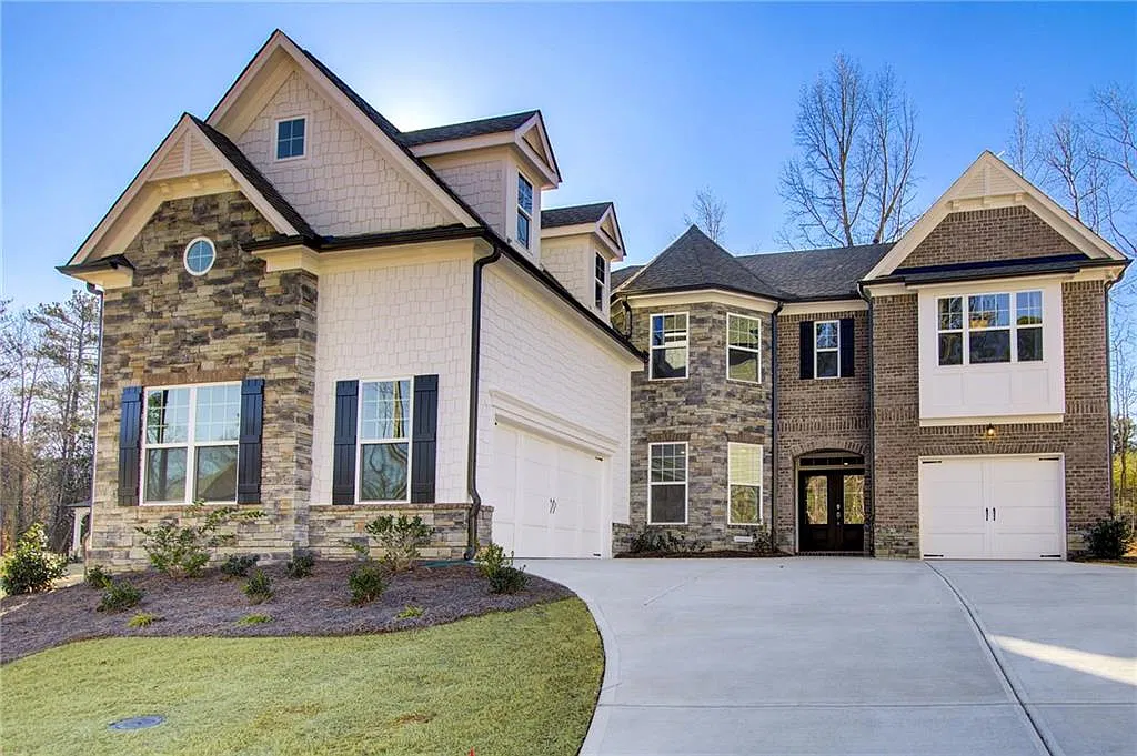 5 bed, 4.0 bath, 3800 sqft, $5,500 — Photo 2