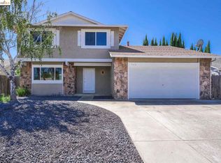 949 Almond Dr, Oakley, CA 94561