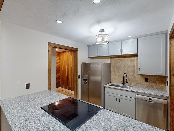 5th image of 4703 S Canterbury Ct