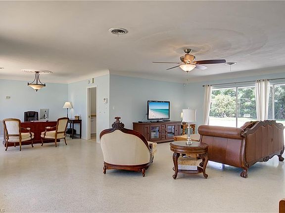 5th image of 6923 Harbor Ln