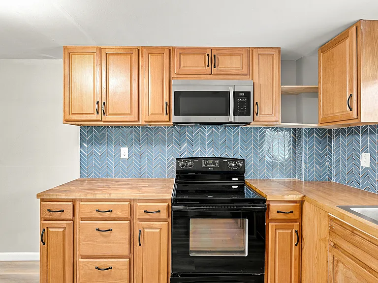 5822 Tampico Rd #B — Photo 10