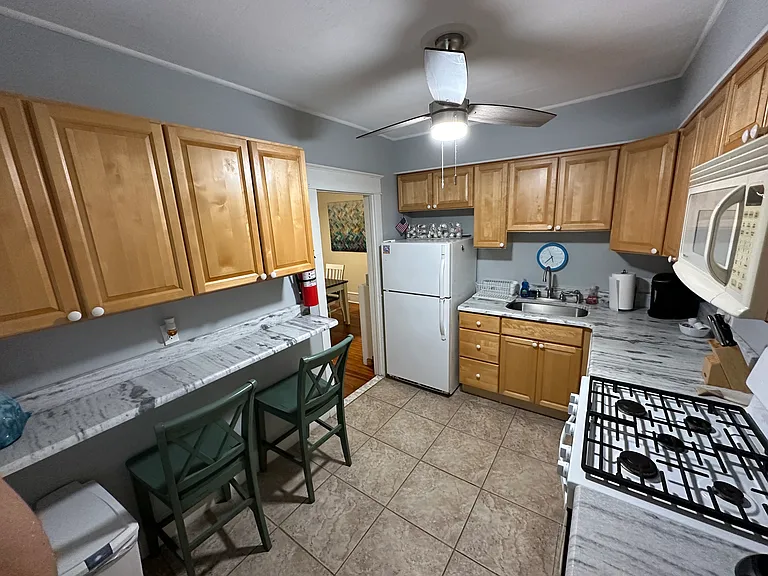 509 E 7th St #1 — Photo 6
