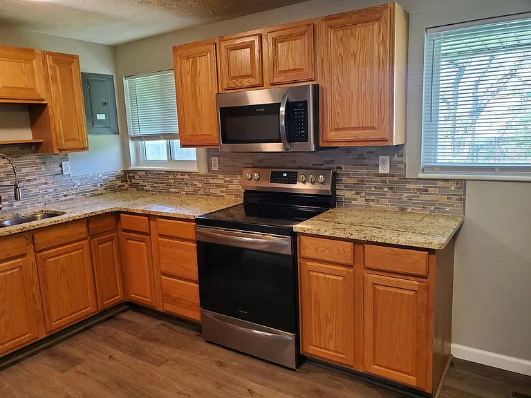 5025 Rye Dr — Photo 17