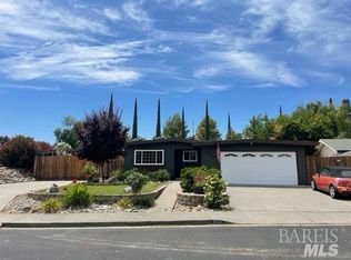552 Trinity Dr, Vacaville, CA 95687