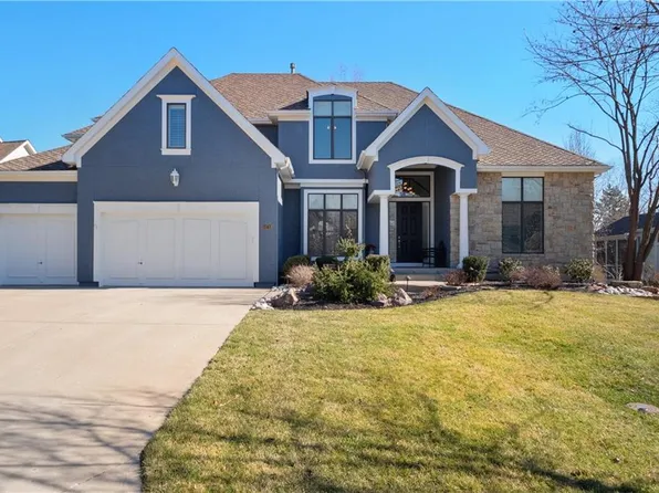 14713 Sherwood St, Leawood, KS 66224