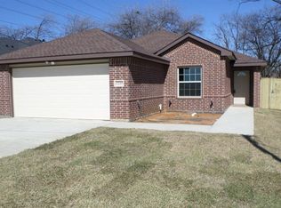 2124 Holland St, Grand Prairie, TX 75051