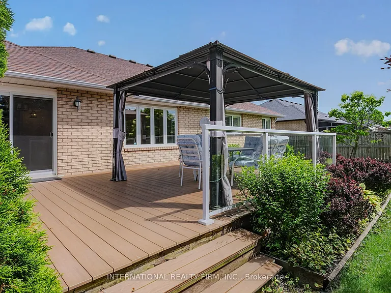 18 Sea Breeze Dr — Photo 46