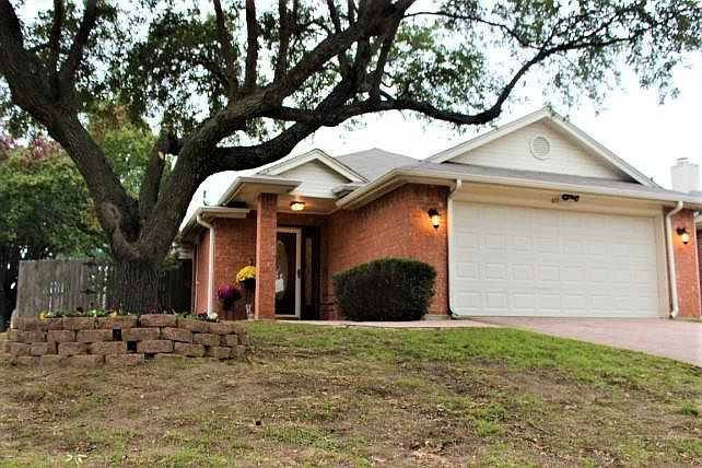 1st image of 601 Alabaster Pl