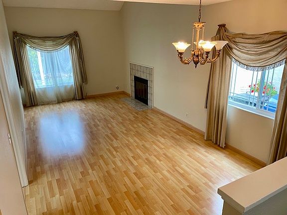 Living Room comes with drapes