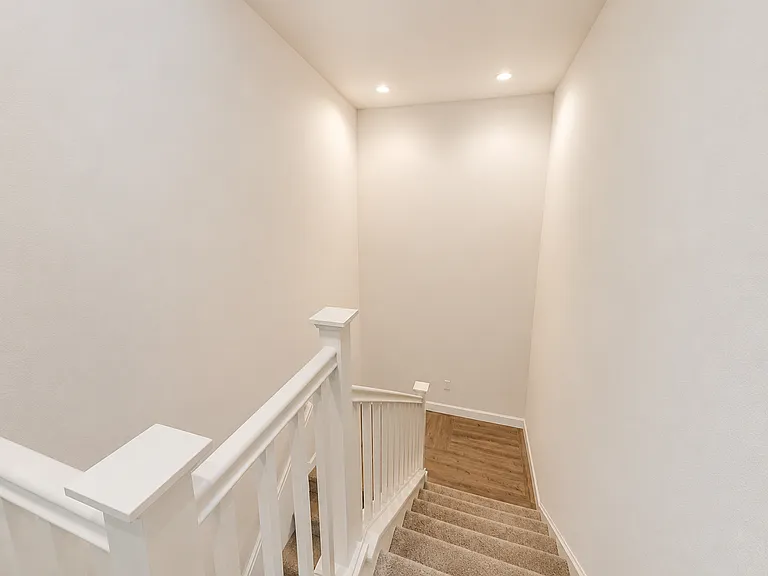 1641 Lee Way — Photo 5