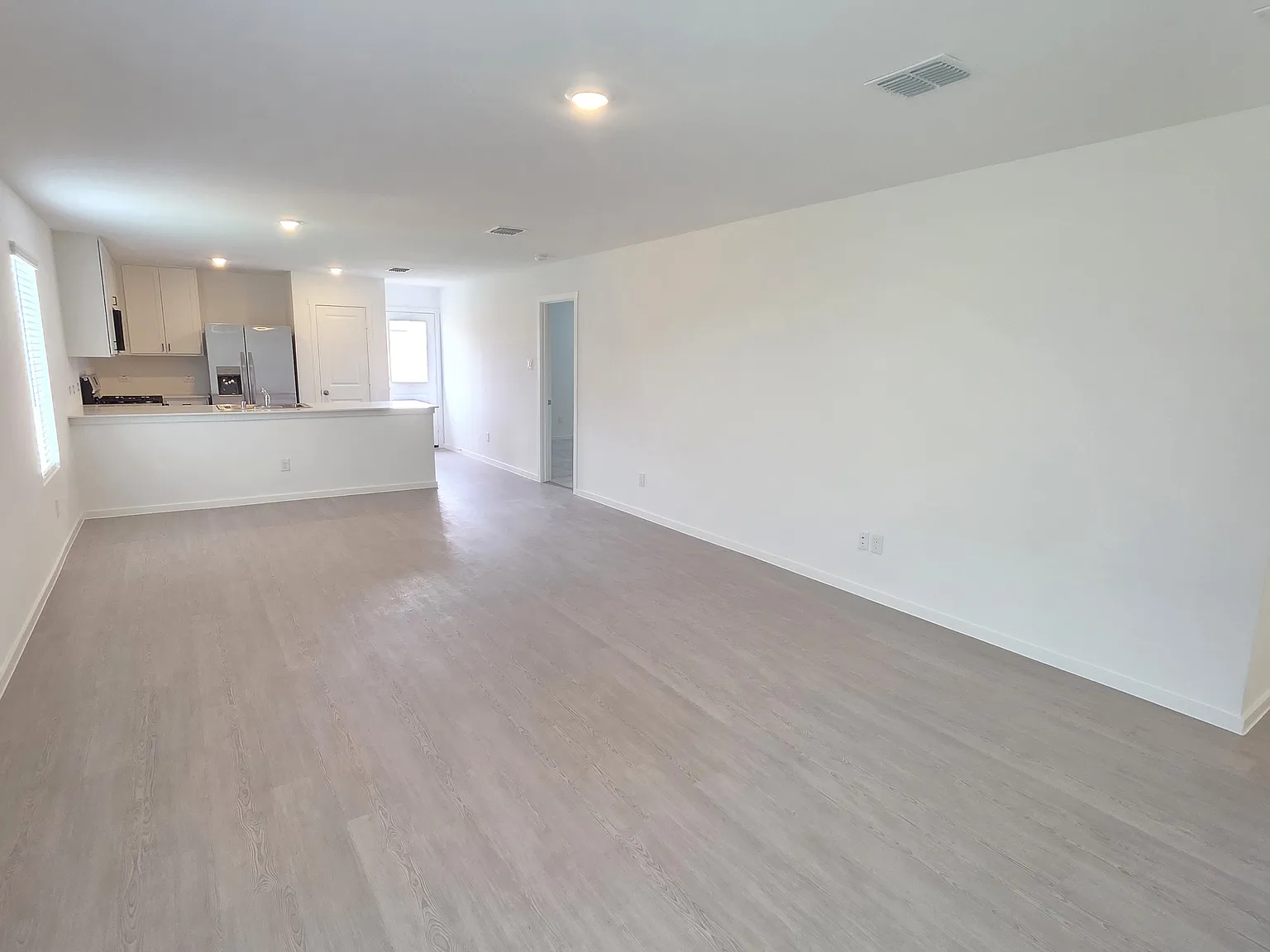 3 bed, 1461 sqft, $1,950 — Photo 4