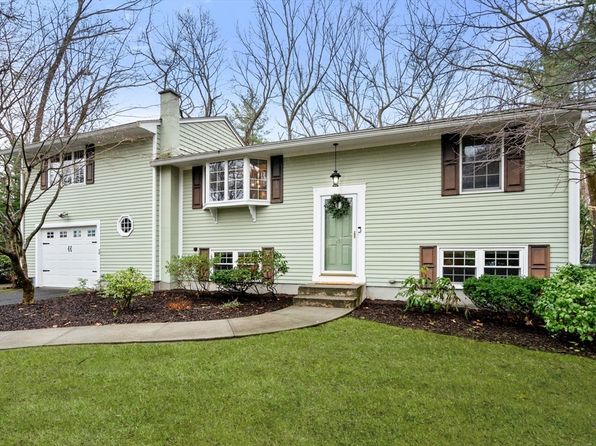 151 Abbey St, South Hadley, MA 01075
